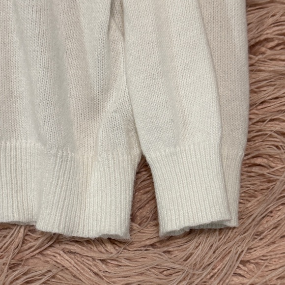 Chic White and Pink XOXO Women's Sweatshirt - Picture 5 of 13